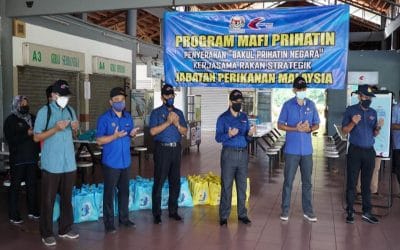 Sebanyak 180 bantuan bakul makanan telah disalurkan sempena program MAFI Prihatin yang diadakan di Terminal Jeti Tanjung Leman, Johor