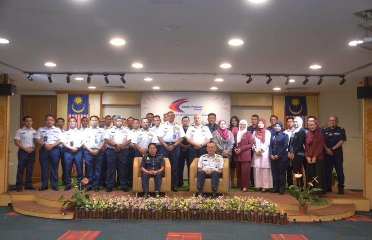 Kunjungan hormat delegasi Agensi Penguatkuasaan Maritim Malaysia(APMM) bagi menghadiri Mesyuarat Jawatan Kuasa Induk Kerjasama diantara Agensi Penguatkuasaan Maritim Malaysia(APMM) dan Jabatan Perikanan Malaysia(DOF) di Wisma Tani, Putrajaya.
