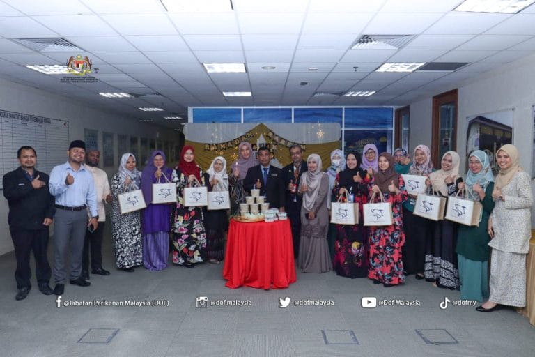 Jabatan Perikanan Malaysia telah mengadakan Program Imarah Ramadan di Bahagian Pengembangan Perikanan, Wisma Tani, Putrajaya dengan mengagihkan bubur lambuk dan kuih onde-onde kepada warga Jabatan Perikanan.