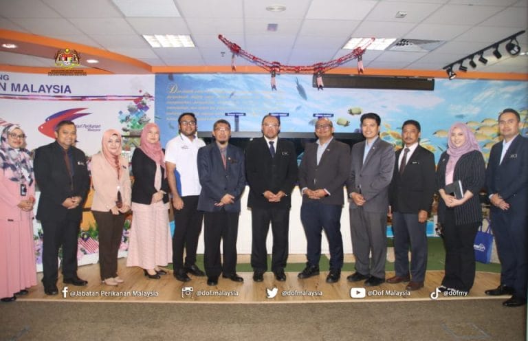 The Department of Fisheries Malaysia (DOF) is very pleased to receive a courtesy visit from the Malaysian Board of Technologists (MBOT) to the Department of Fisheries Malaysia.