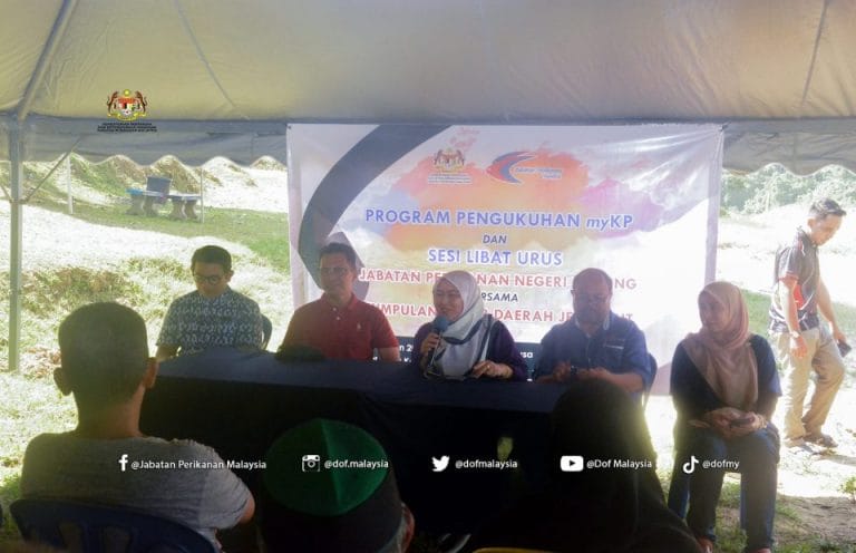 Program Pengukuhan myKP Kuala Sat dan Sesi Libat Urus myKomuniti Perikanan atau ringkasnya myKP merupakan program berkonsepkan komuniti yang merupakan usaha Jabatan Perikanan Malaysia (DOF) untuk meningkatkan taraf hidup nelayan darat.