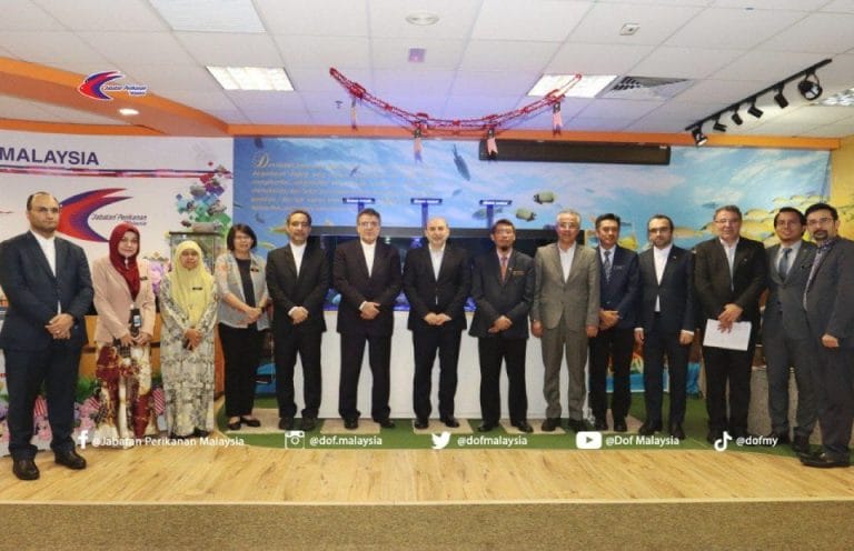 Jabatan Perikanan Malaysia telah menerima kunjungan hormat daripada Tuan Yang Terutama Dr. Mojtaba Khayam Nekouei, Timbalan Menteri dan Pengarah Pertubuhan Penyelidikan, Pendidikan dan Pengembangan Pertanian (AREEO), Kementerian Pertanian Republik Islam Iran dan delegasi di Jabatan Perikanan Malaysia.