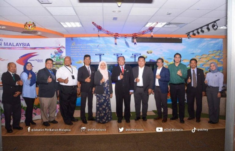 Jabatan Perikanan Malaysia telah menerima kunjungan hormat daripada SIRIM Sdn Bhd yang diwakili oleh YBrs Puan Rafidah Mokhdar selaku Group Chief Strategy Officer di Jabatan Perikanan Malaysia, Wisma Tani.