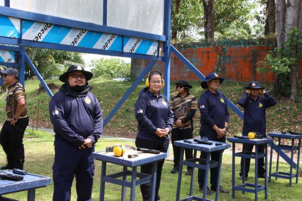 Program Latihan Dan Ujian Kemahiran Menembak Jabatan Perikanan Laut ...