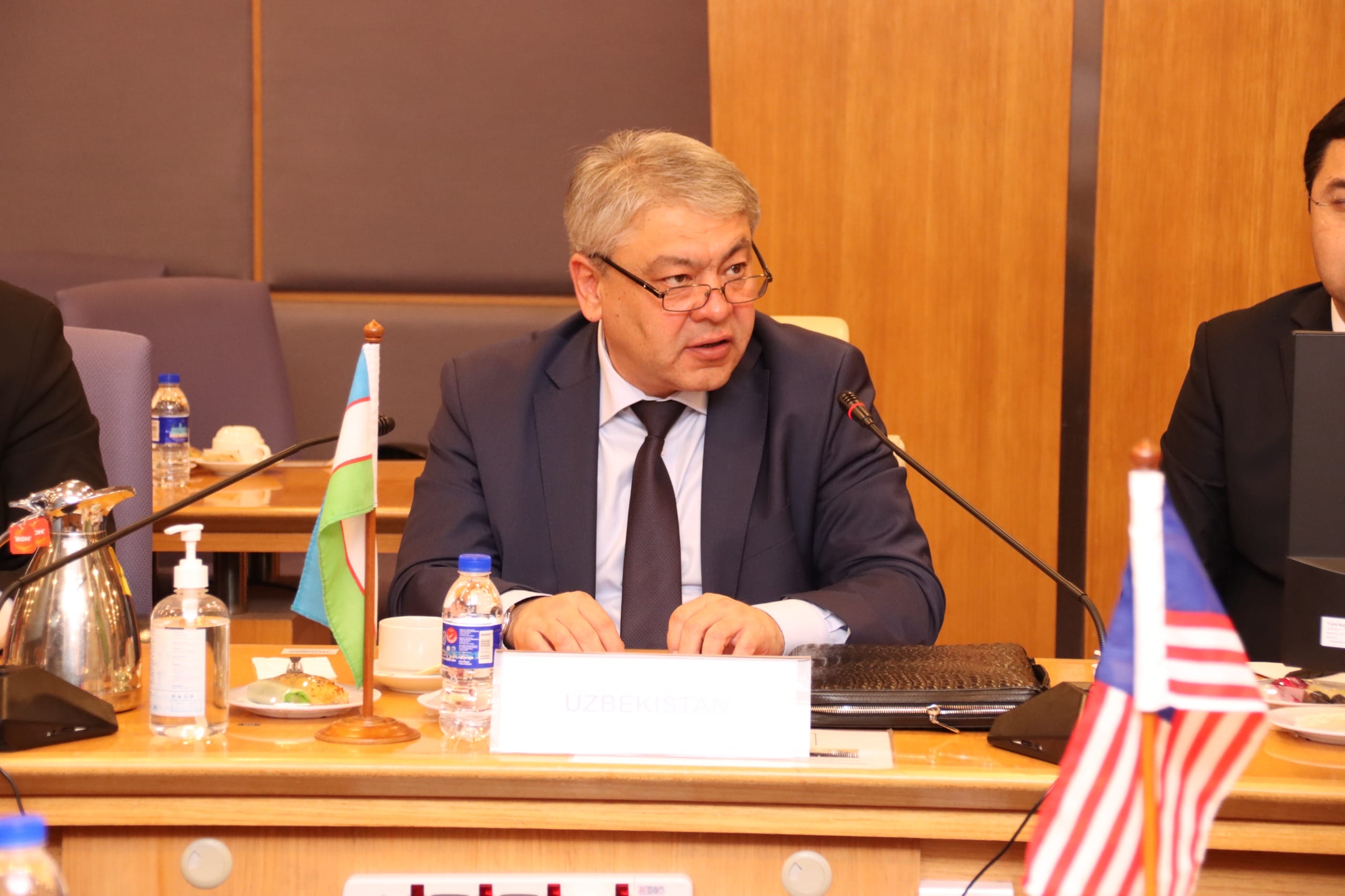 perjumpaan antara Jabatan Perikanan Malaysia (DOF) dengan delegasi Uzbekistan yang terdiri daripada Kementerian Pertanian Uzbekistan