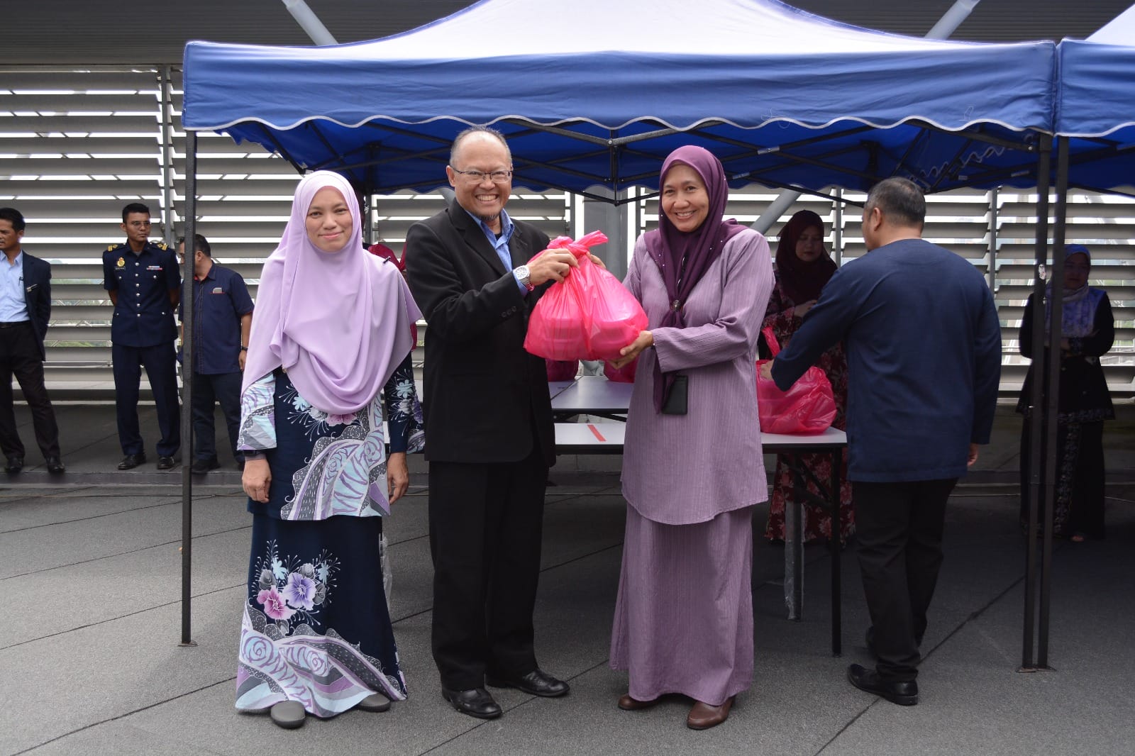 Program Memasak dan Agihan Bubur Lambuk