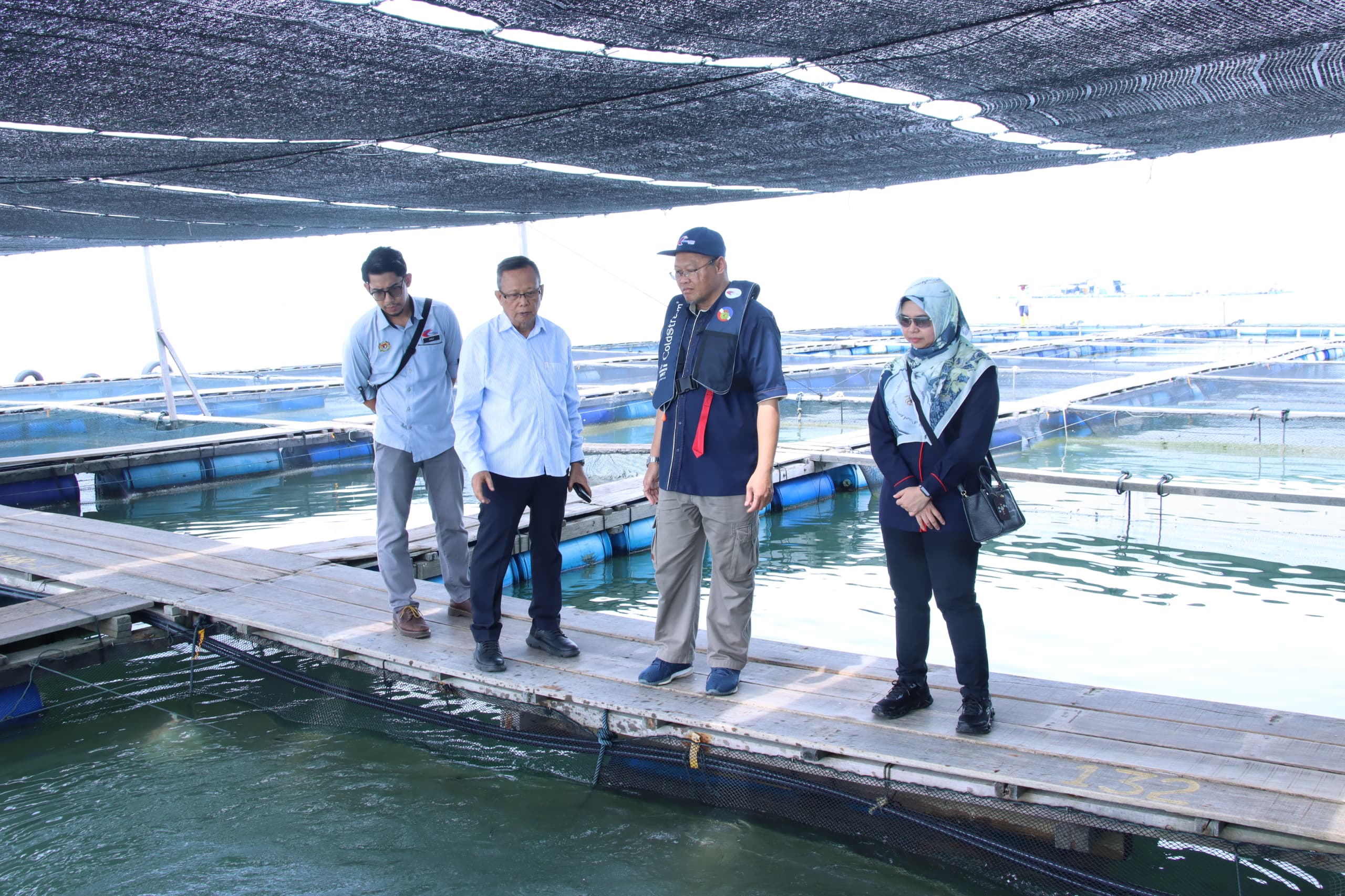 LAWATAN KERJA KETUA PENGARAH PERIKANAN KE PROJEK TERNAKAN IKAN SANGKAR GST GROUP